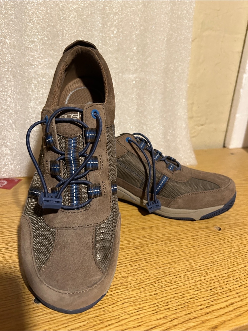 Dansko Women’s Brown Suede & Mesh Slip-On Loafer with Blue Accents Sz 11